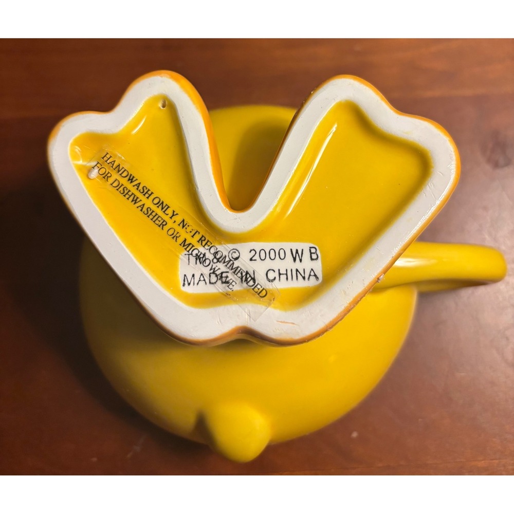 Warner Bros Studio Store Tweety Walking Teacup Yellow Ceramic Collectible 2000 - Picture 9 of 9
